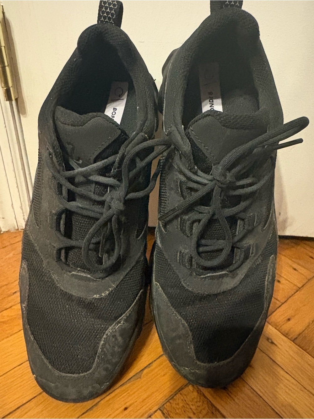 HOKA men US 9.5